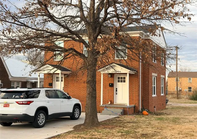 Photo 3 of Sale Pending at 1101 Nw 27th Street, Oklahoma City, OK 73106 | MLS# 1209502 | Listing updated on 2026-07-03