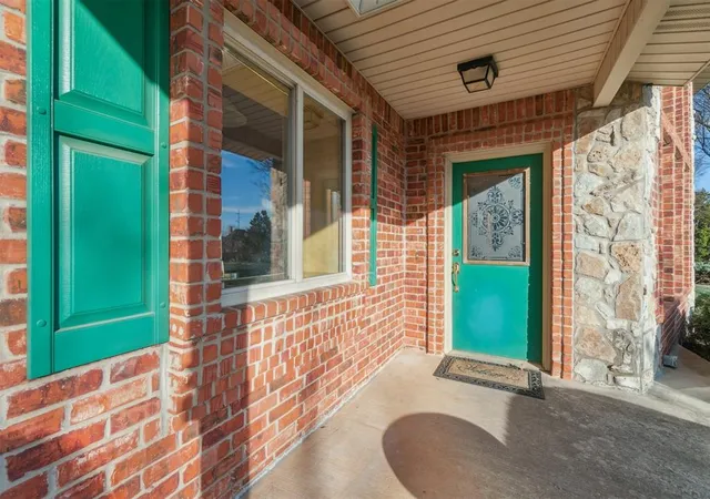 Photo 3 of Single family home for sale at 2909 N Santa Fe Ave, Edmond, OK 73003 | MLS# 1209561 | Listing updated on 2026-07-01
