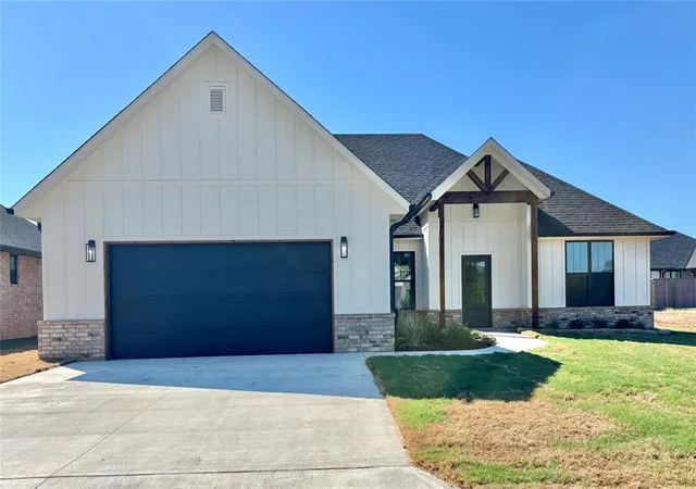 Photo 1 of Sale Pending at 213 Shavano St, Shawnee, OK 74804 | MLS# 1209626 | Listing updated on 2026-10-13