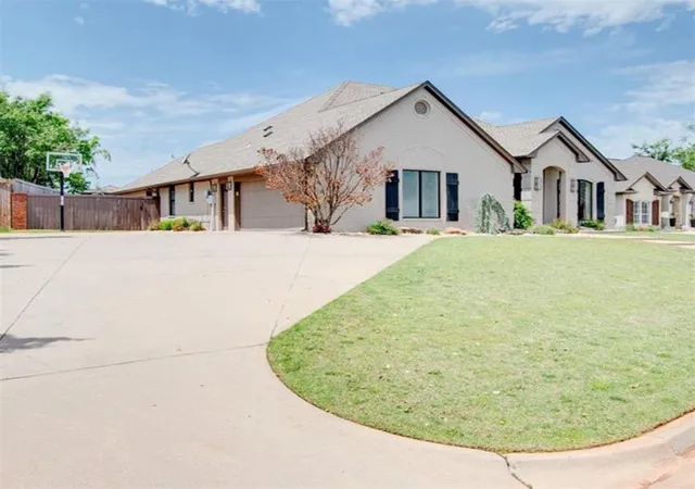 Homes for sale in Oklahoma City, OK | 12101 Maple Ridge Rd, Oklahoma City, OK 73120 | MLS# 1209664