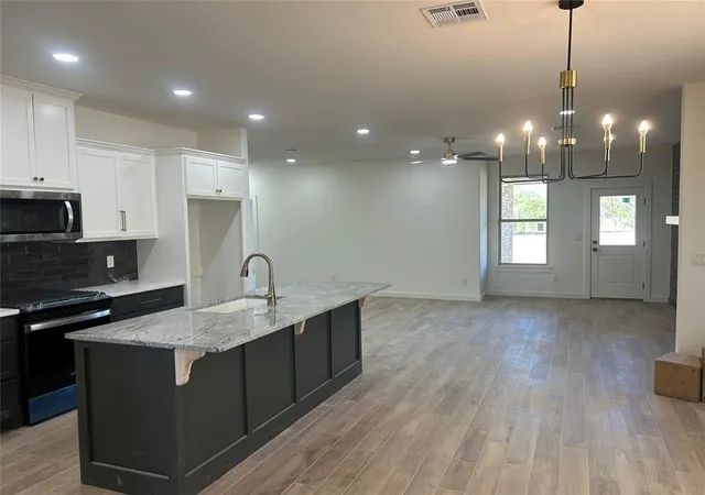 Photo 4 of Single family home for sale at 1817 Long Cvs Ave, Mustang, OK 73099 | MLS# 1209689 | Listing updated on 2026-04-29