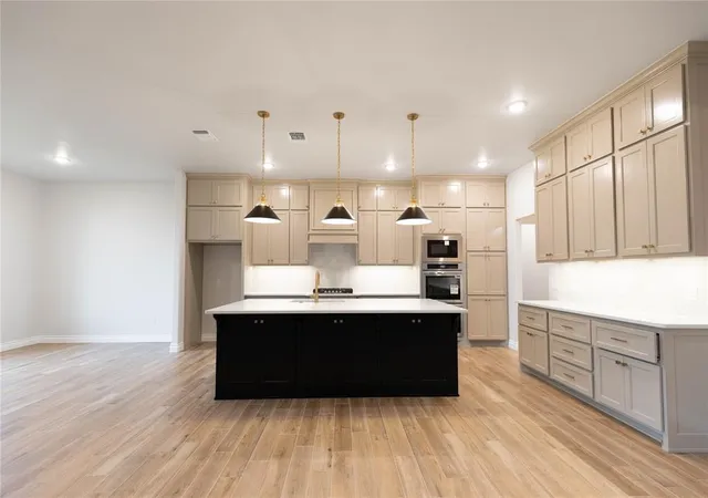 Photo 3 of Single family home for sale at 8405 Nw 153rd Street, Edmond, OK 73013 | MLS# 1209786 | Listing updated on 2026-10-05