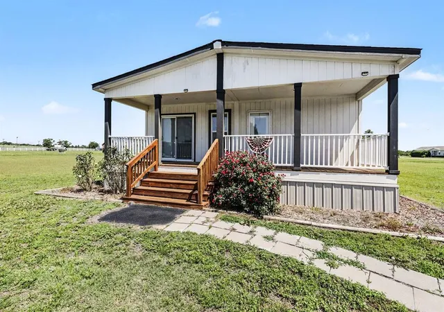 Photo 2 of Single family home for sale at 17902 Lexie Ln, Lexington, OK 73051 | MLS# 1209998 | Listing updated on 2026-09-25
