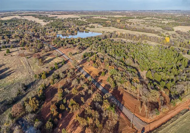 3rd image of 7200 Old Oak Trl, Guthrie, OK 73044 | MLS# 1210008