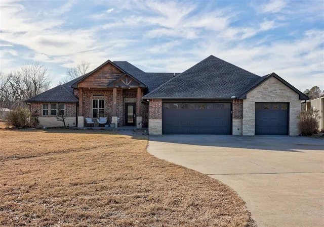 1st image of 13946 Hummingbird Cir, Choctaw, OK 73020 | MLS# 1210039