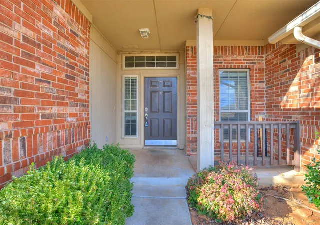 Photo 2 of Single family home for sale at 312 Lone Oak Dr, Norman, OK 73071 | MLS# 1210067 | Listing updated on 2026-08-09