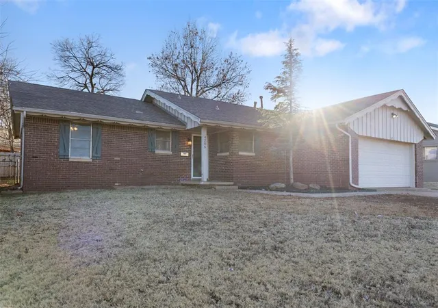 2nd image of 4206 Holiday Pl, Oklahoma City, OK 73112 | MLS# 1210086