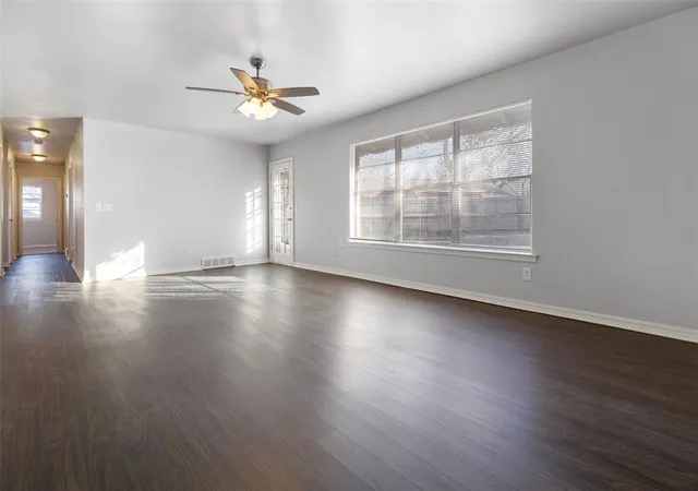 4th image of 4206 Holiday Pl, Oklahoma City, OK 73112 | MLS# 1210086