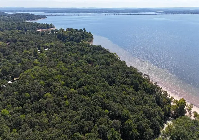 2nd image of 009 Summer Ln, Eufaula, OK 74432 | MLS# 1210088