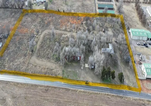 1st image of 17 S Cemetery Rd, Tuttle, OK 73089 | MLS# 1210113