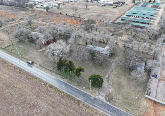 38th image of 17 S Cemetery Rd, Tuttle, OK 73089 | MLS# 1210113