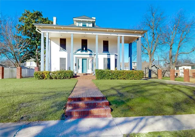 1st image of 211 Sw F St, Ardmore, OK 73401 | MLS# 1210179