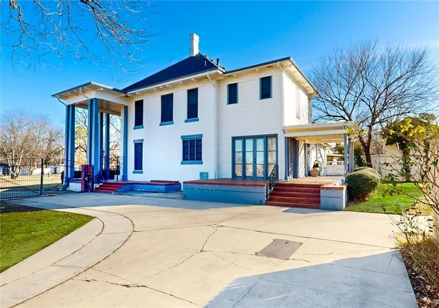 3rd image of 211 Sw F St, Ardmore, OK 73401 | MLS# 1210179