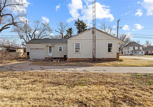 Homes for sale in Okeene, OK | 114 W B St, Okeene, OK 73763 | MLS# 1210455