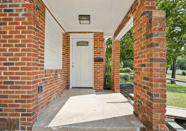 3rd image of 1704 Cairo Ave, Oklahoma City, OK 73111 | MLS# 1210467