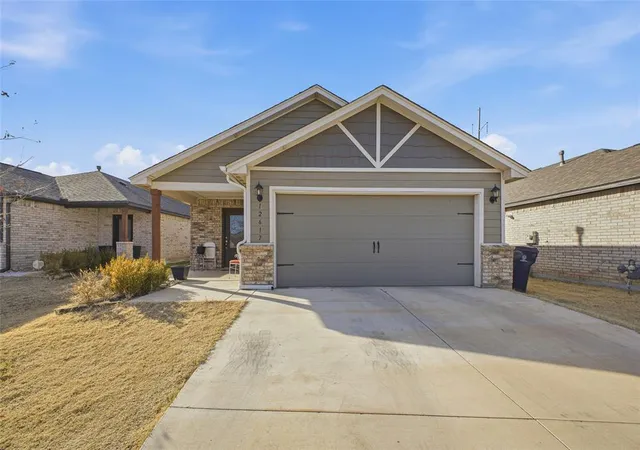 2nd image of 12617 Florence Ln, Yukon, OK 73099 | MLS# 1210468