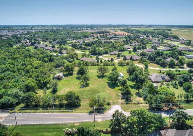 1st image of 10065 Sw 29 St, Yukon, OK 73099 | MLS# 1210511