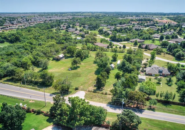 3rd image of 10065 Sw 29 St, Yukon, OK 73099 | MLS# 1210511