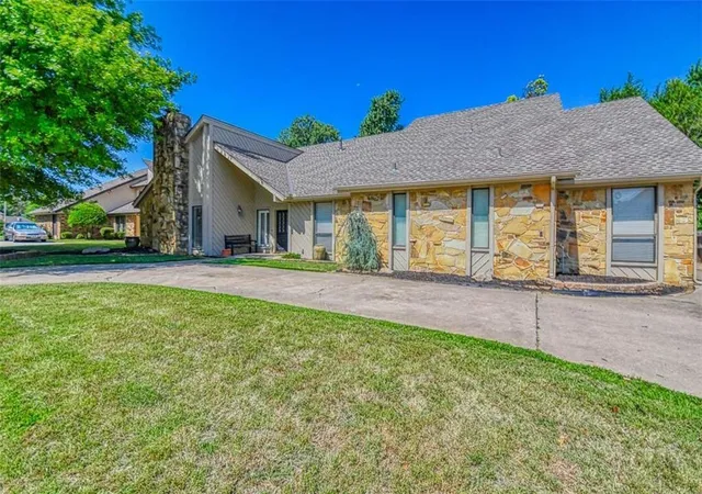 Photo 2 of Single family home for sale at 1402 Broad Acres Dr, Norman, OK 73072 | MLS# 1210546 | Listing updated on 2026-10-01