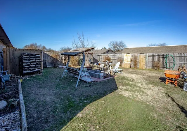 image of 117 Crawford Ct, Norman, OK 73069