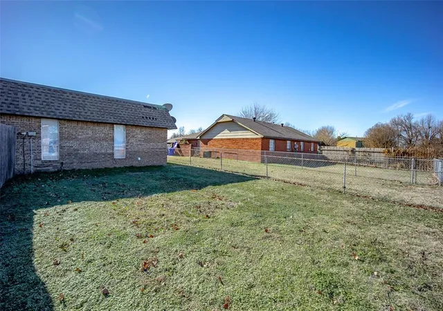 31st image of 117 Crawford Ct #117 & 119, Norman, OK 73069 | MLS# 1210615