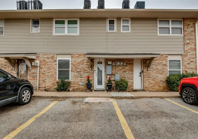 1st image of 6736 N Meridian Ave, Oklahoma City, OK 73116 | MLS# 1210740
