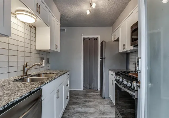 3rd image of 6736 N Meridian Ave, Oklahoma City, OK 73116 | MLS# 1210740