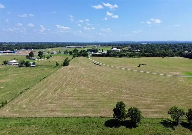 Homes for sale in Wynnewood, OK | 1630 E County Road Road #Tract F, Wynnewood, OK 73098 | MLS# 1210827