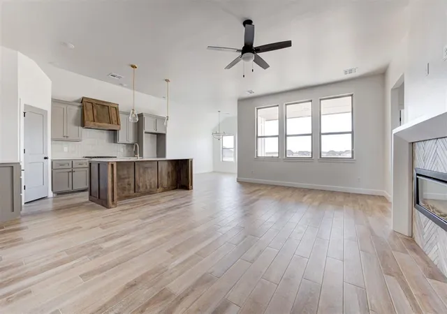 Photo 4 of Single family home for sale at 1243 Tawny Hills Rd, Yukon, OK 73099 | MLS# 1210925 | Listing updated on 2026-02-16