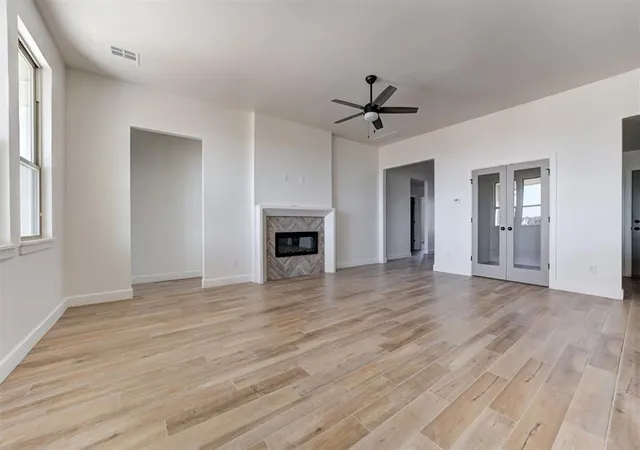 Photo 5 of Single family home for sale at 1243 Tawny Hills Rd, Yukon, OK 73099 | MLS# 1210925 | Listing updated on 2026-02-16