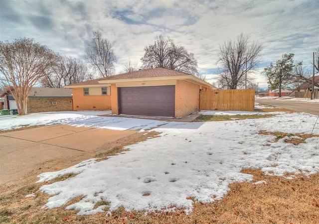 Photo 5 of Single family home for sale at 510 W Bass Ave, Yukon, OK 73099 | MLS# 1211046 | Listing updated on 2026-02-19
