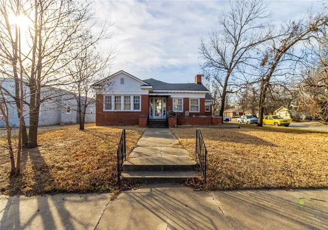 2nd image of 2130 Nw 17th St, Oklahoma City, OK 73107 | MLS# 1211289