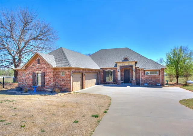 Homes for sale in Blanchard, OK | 15928 248th St, Blanchard, OK 73010 | MLS# 1211292