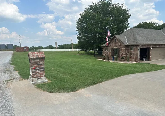 Homes for sale in Blanchard, OK | 15928 248Th St, Blanchard, OK 73010 | MLS# 1211292