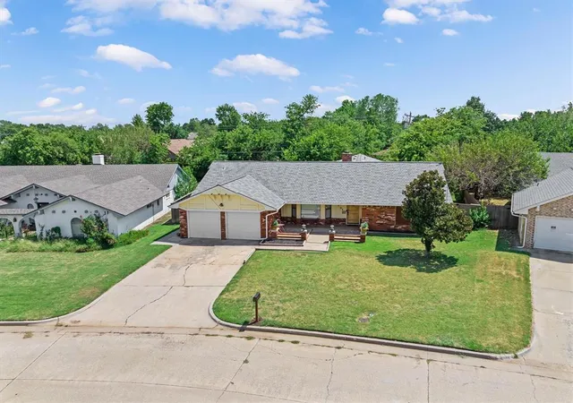 Photo 1 of Single family home for sale at 8208 Nw 114th Street, Oklahoma City, OK 73162 | MLS# 1211545 | Listing updated on 2026-08-21