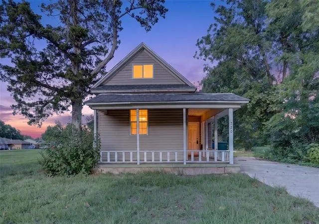Photo 1 of Single family home for sale at 720 N Boulevard St, Edmond, OK 73034 | MLS# 1211551 | Listing updated on 2026-08-30