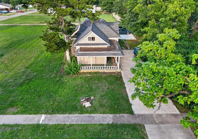 Photo 2 of Single family home for sale at 720 N Boulevard St, Edmond, OK 73034 | MLS# 1211551 | Listing updated on 2026-08-30
