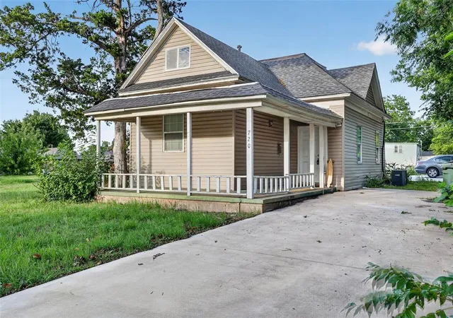 Photo 3 of Single family home for sale at 720 N Boulevard St, Edmond, OK 73034 | MLS# 1211551 | Listing updated on 2026-08-30