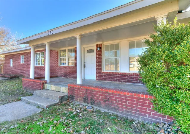 Photo 1 of Single family home for sale at 620 Nw 114th Street, Oklahoma City, OK 73114 | MLS# 1211602 | Listing updated on 2026-01-27