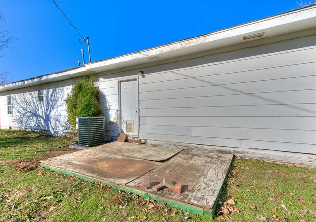 Photo 4 of Single family home for sale at 620 NW 114th Street, Oklahoma City, OK 73114 | MLS# 1211602 | Listing updated on 2026-01-27
