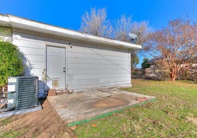 Photo 5 of Single family home for sale at 620 NW 114th Street, Oklahoma City, OK 73114 | MLS# 1211602 | Listing updated on 2026-01-27