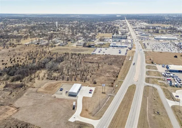5th image of 14Th St & E Hubbard Rd, Ponca City, OK 74604 | MLS# 1211801
