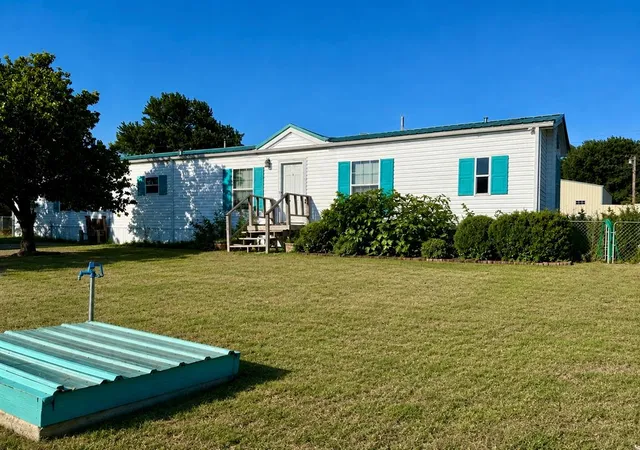 Homes for sale in Fort Cobb, OK | 207 N Walnut St, Fort Cobb, OK 73038 | MLS# 1212006