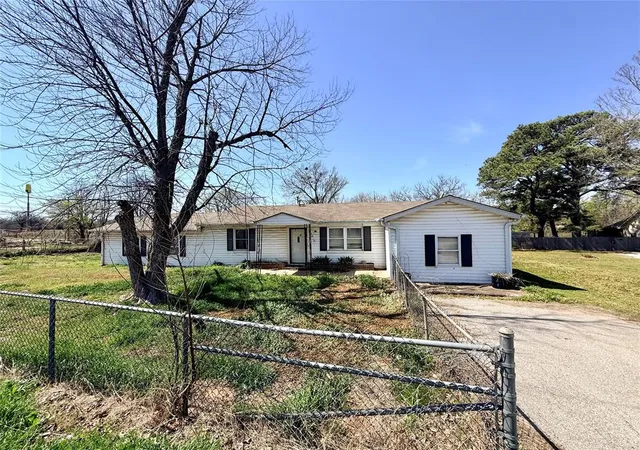 Homes for sale in Tecumseh, OK | 19910 Gordon Cooper Dr, Tecumseh, OK 74873 | MLS# 1212263