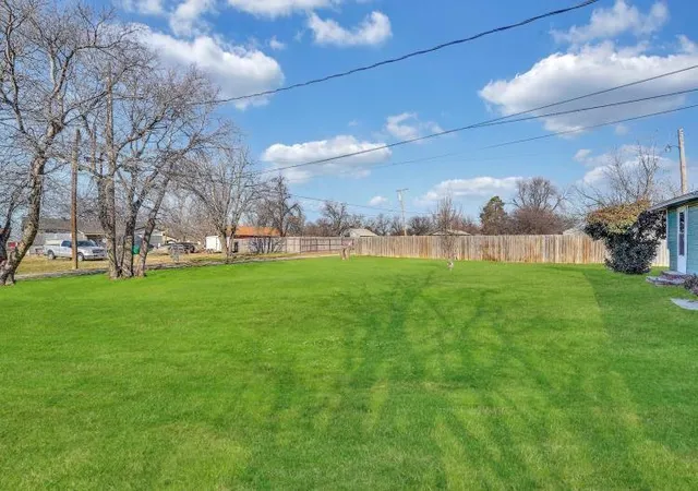 Photo 18 of Single family home for sale at 911 S 13th Street, Frederick, OK 73542 | MLS# 1212295 | Listing updated on 2026-04-28