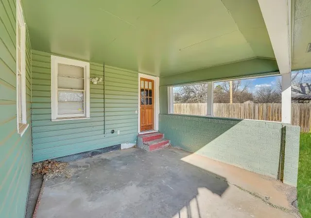 Photo 3 of Single family home for sale at 911 S 13th Street, Frederick, OK 73542 | MLS# 1212295 | Listing updated on 2026-04-28