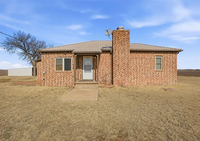 Homes for sale in Headrick, OK | 16127 S County Road 211, Headrick, OK 73549 | MLS# 1212404