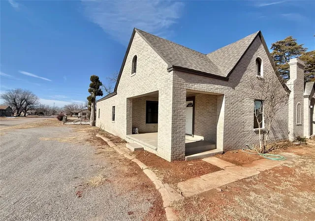 Homes for sale in Altus, OK | 1501 N Lee St, Altus, OK 73521 | MLS# 1212498