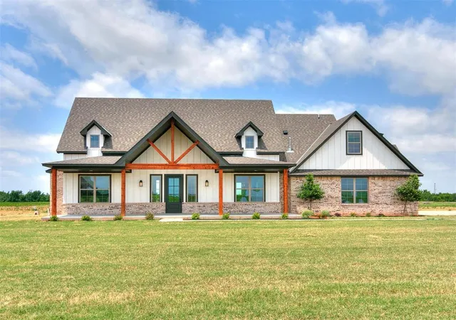2nd image of 701 S Cimarron Rd, Yukon, OK 73099 | MLS# 1212658