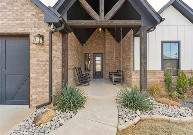 2nd image of 1148 Colonial Ave, Tuttle, OK 73089 | MLS# 1212663